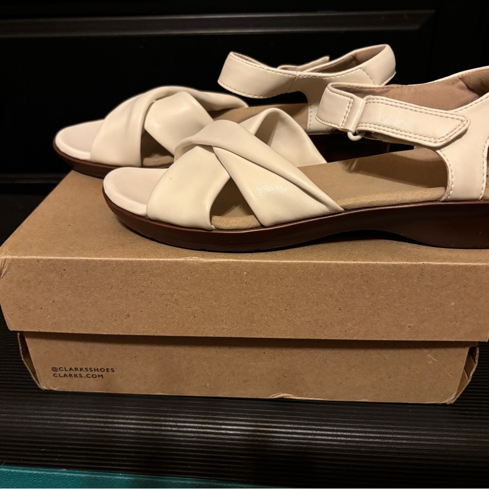 Clarks Women's Tan Sandals